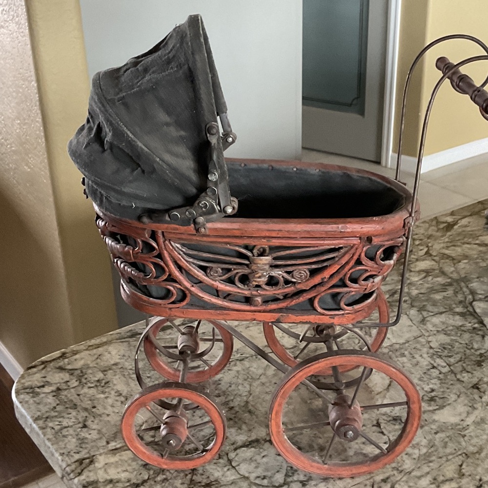Antique Black and Brown Decorative Carriage